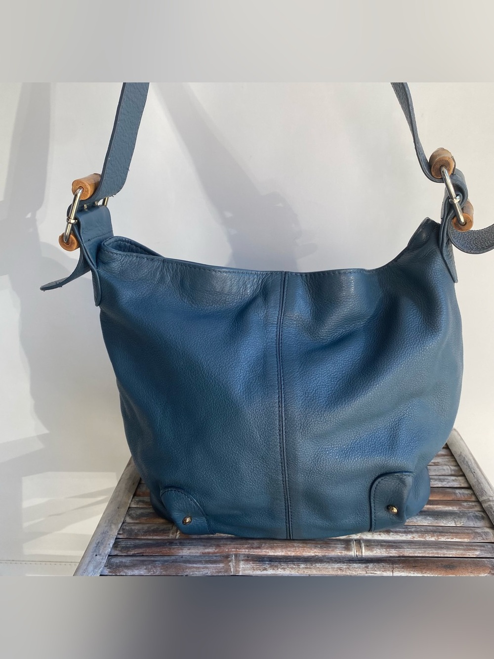 Stone Mountain Osprey blue leather bucket bag shoulder bag bamboo buckles Fall